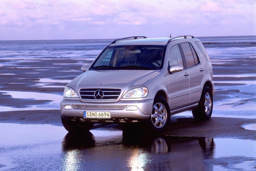  Mercedes-Benz ML500 2001 года  (фото 17 из 17)